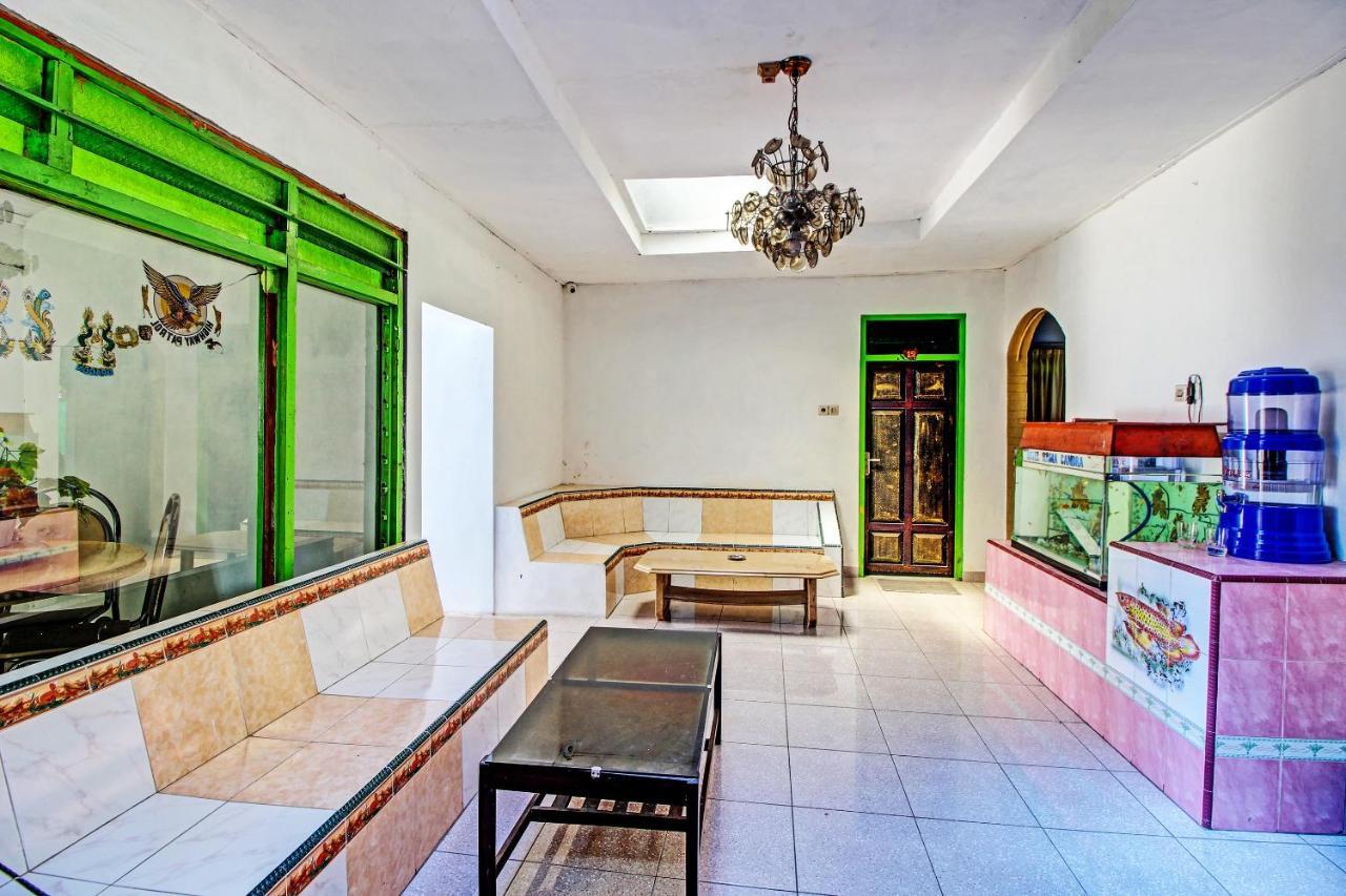 Spot On 91694 Hotel Rama Chandra Temanggung Kültér fotó