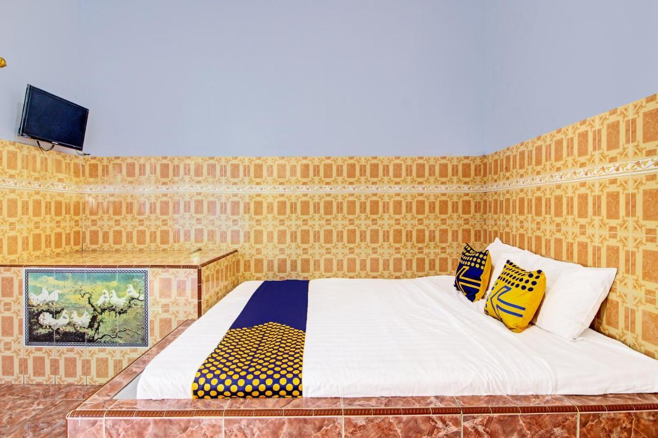 Spot On 91694 Hotel Rama Chandra Temanggung Kültér fotó
